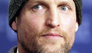 Ator Woody Harrelson diz que deixou maconha após 30 anos de uso contínuo