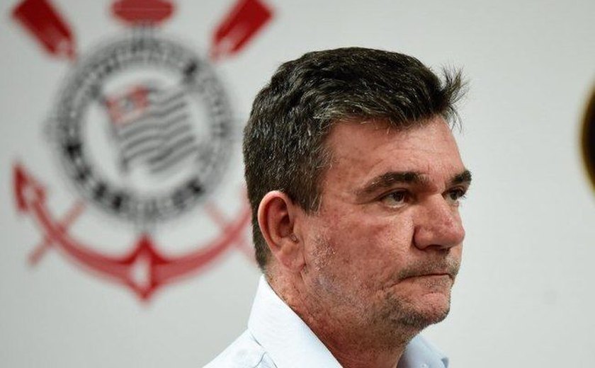 Corinthians tem déficit de R$ 170 milhões no ano e vê necessidade de vender jogadores