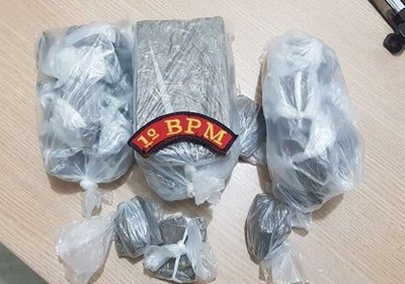 Polícia Militar registra prisão de jovem por tráfico de drogas na Levada