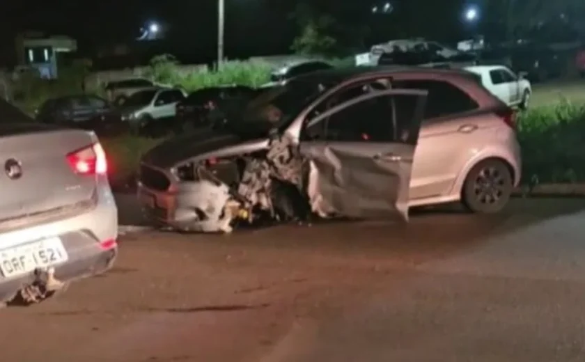 Acidente entre dois carros e uma motocicleta deixa feridos em Palmeira dos Índios