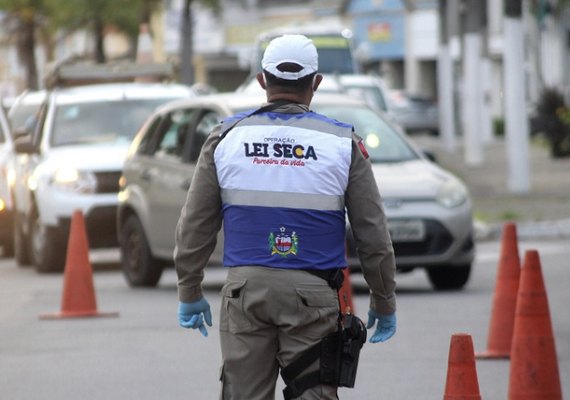 Três pessoas são presas por embriaguez ao volante em Alagoas