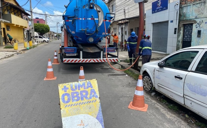 Seminfra reforça drenagem com limpeza de 130 metros de galeria na Ponta Grossa