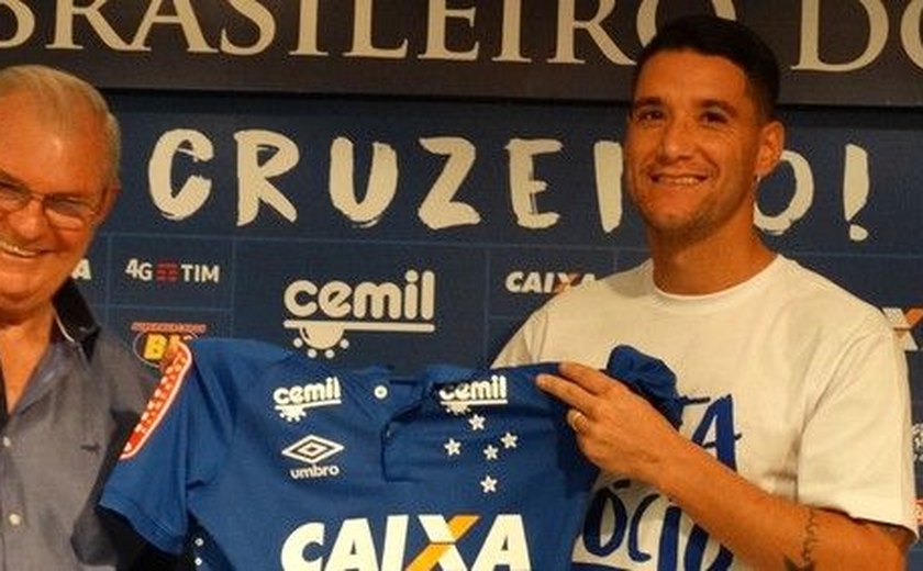 Thiago Neves não se assusta com outros times e vê Cruzeiro 'imbatível'