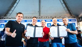 Governador assina ordem de serviço para construção de creches Cria e pavimentação de ruas em Teotônio Vilela