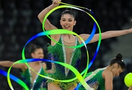 Vereador propõe comenda e homenageia campeã mundial de ginástica rítmica Duda Arakaki