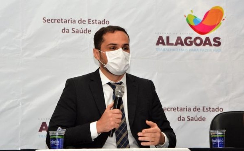 Alexandre Ayres afirma que um milhão de doses da Coronavac imuniza 500 mil pessoas