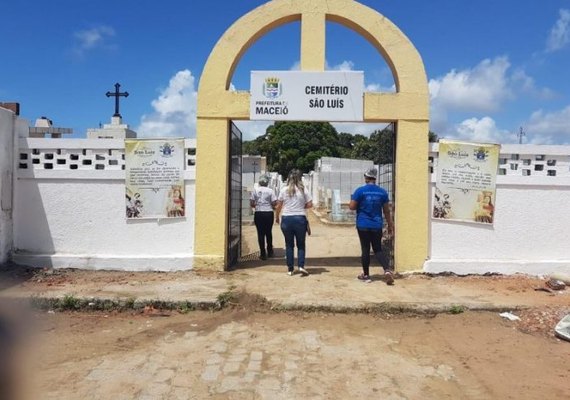 Dia de Finados: missas, orações e dia de evangelização no Cemitério São Luís no bairro Santa Amélia