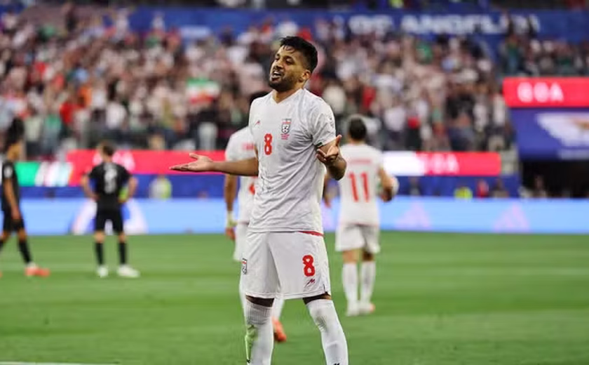 Irã e Nova Zelândia fazem jogo movimentado e estreiam com empate