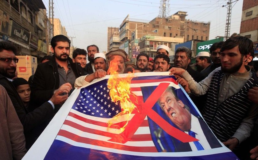 Ministro paquistanês diz que Estados Unidos são como 'amigo que sempre trai'