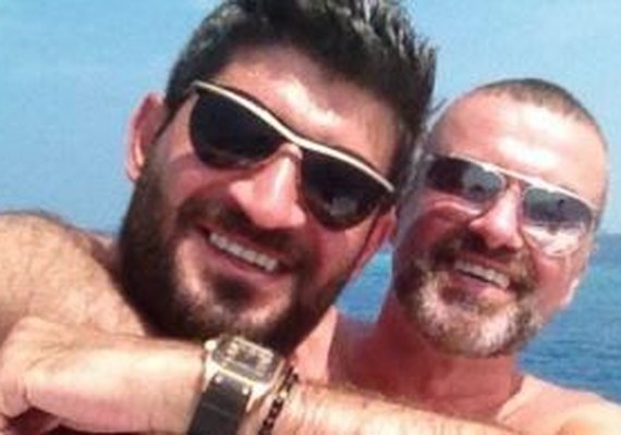 Ex-namorado coloca pertences de George Michael à venda