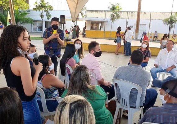 Luciano debate propostas de desenvolvimento com a juventude de Arapiraca