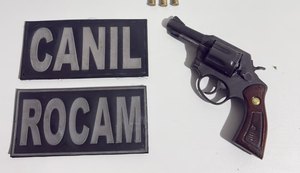 PM flagra homem com arma de fogo e prende suspeito em Arapiraca