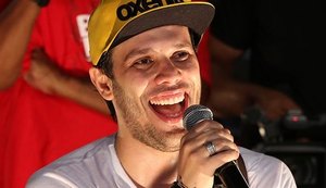 Vocalista do Chiclete com Banana é demitido 'na boca do Carnaval'