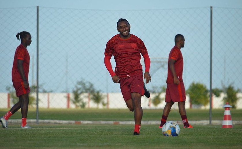 CRB pode ter alterações  para duelo contra o Vitória