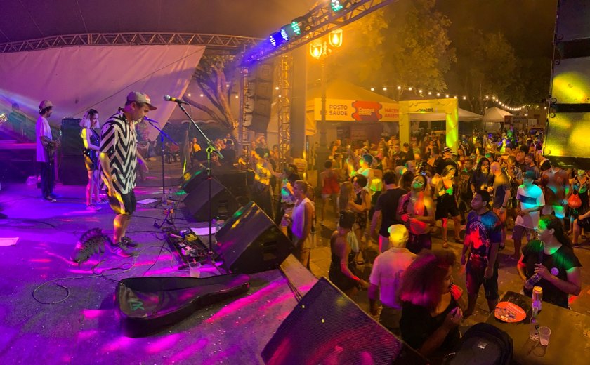 Wado e o Bloco dos Bairros Distantes encerram carnaval de Maceió com apresentação na noite de Quarta-feira de Cinzas