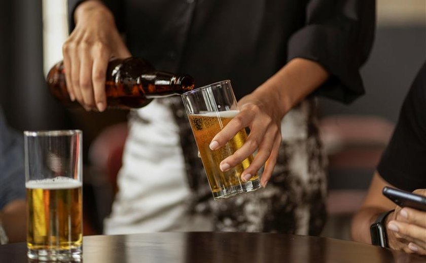 Setor de bares e restaurantes cresce em ocupação, mas sofre com falta de mão de obra qualificada