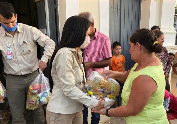 MVV beneficia mais de 100 famílias com 3 toneladas de alimentos e kits de limpeza