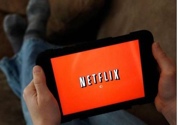 Netflix volta a afirmar que download de filmes e séries está chegando