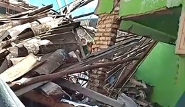 Telhado de hortifruti desaba em Arapiraca