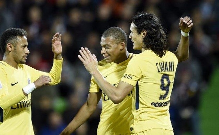 Neymar, Lucas e estreante Mbappé marcam e PSG goleia o Metz