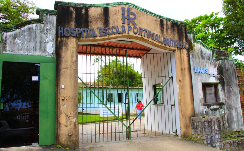 Funcionários protestam para realocar Hospital Escola Portugal Ramalho