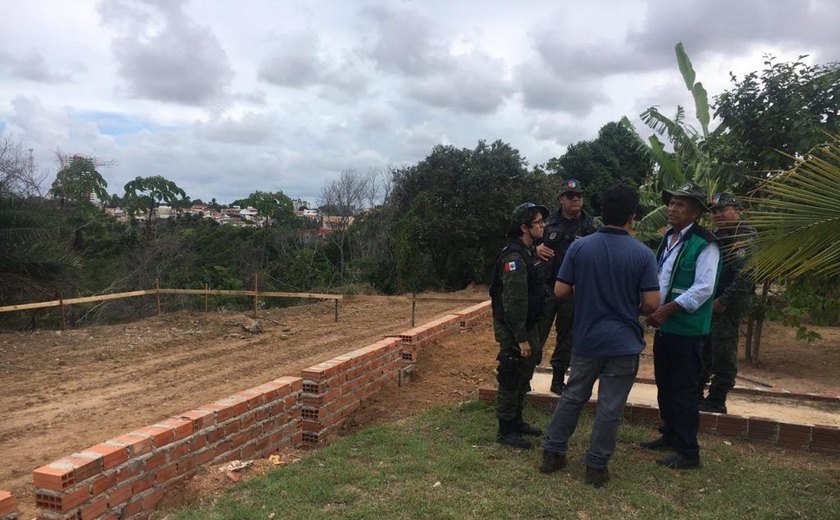 Fiscalização identifica ocupação irregular em área verde no bairro da Serraria