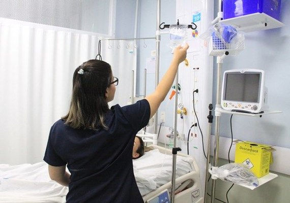 Precarização do trabalho na pandemia é tema de Simpósio de Enfermagem da Ufal