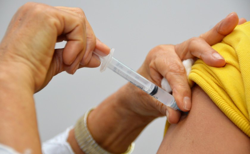 Infectologista da Sesau alerta que vacinação é a forma eficaz de se proteger contra a meningite