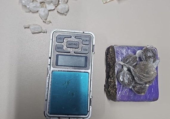 Polícia Militar flagra tráfico de drogas e recupera três veículos