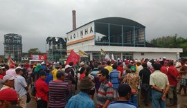 Trabalhadores rurais se mobilizam no pátio da Usina Laginha por Reforma Agrária