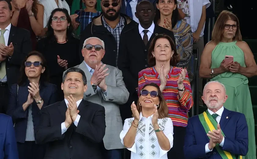 Desfile de 7 de Setembro é realizado na Esplanada dos Ministérios, em Brasília