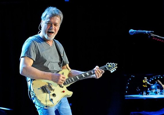Um dos maiores guitarristas da história do rock, Eddie Van Halen morre aos 65 anos