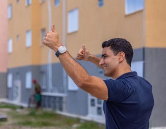 Popular e elogiado, JHC se torna centro das atenções