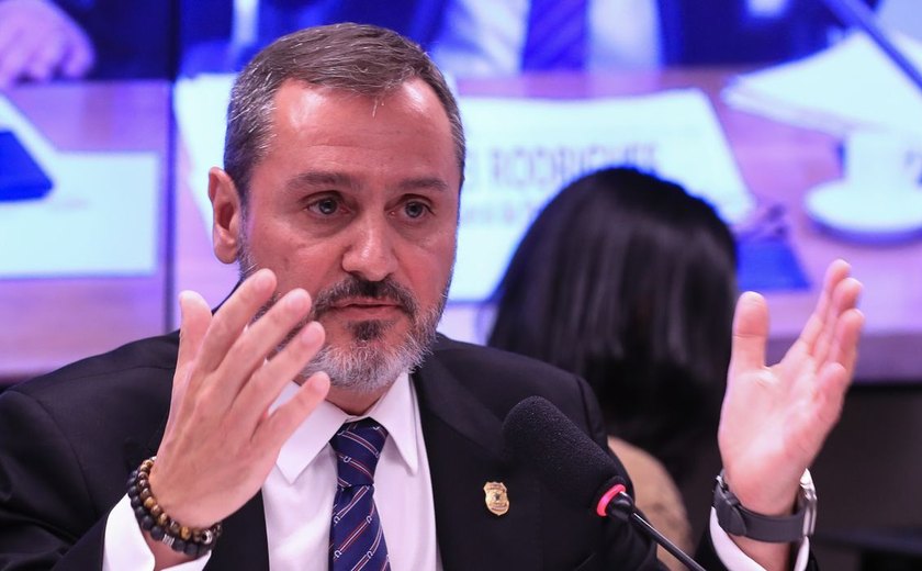 Polícia Federal retira credenciais de agente de imigração dos Estados Unidos