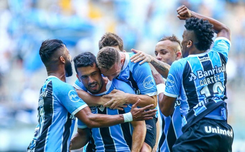 Grêmio atropela Sport e diminui vantagem para o Corinthians