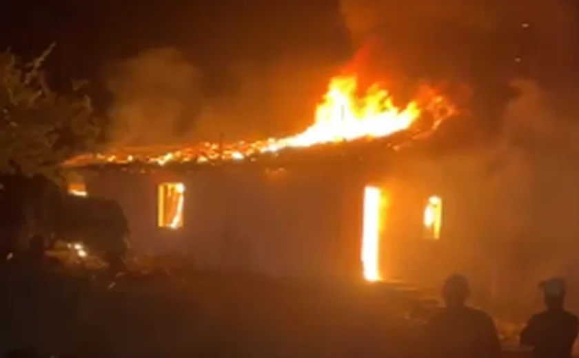 Idoso fica com queimaduras e casa destruída em incêndio na zona rural de Girau do Ponciano