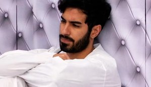 Ricardinho aperta o botão vermelho e desiste do Quarto Branco do BBB 26