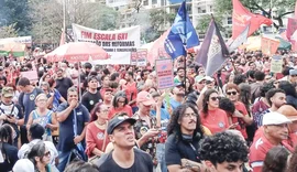 Manifestação em SP pede fim da escala 6x1 e ações contra o feminicídio