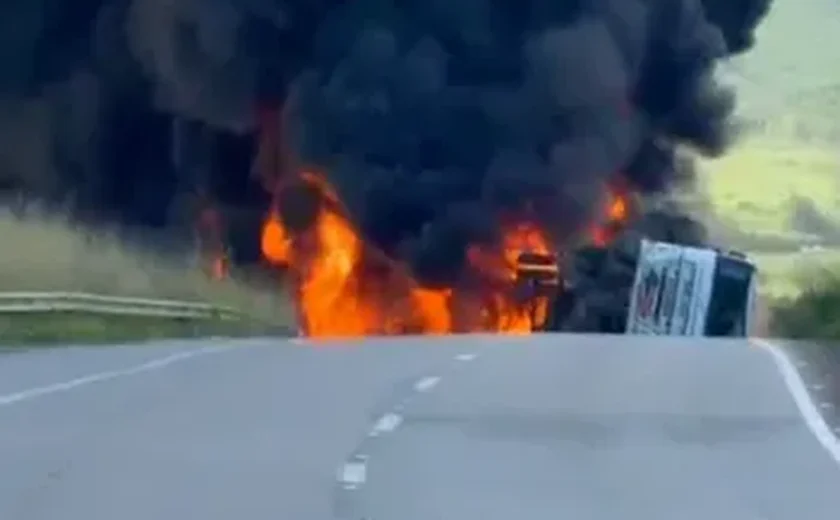 BR-101 é totalmente liberada após retirada de caminhão-tanque que explodiu em Alagoas