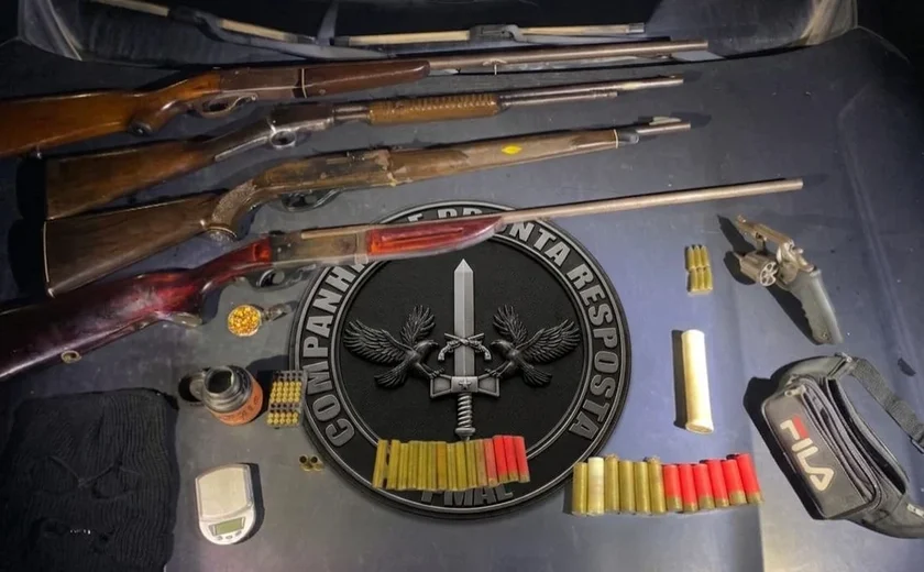 Homem é preso com arsenal de armas e munições durante operação policial em Japaratinga