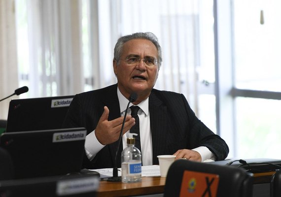 Anúncio de Bolsonaro sobre vacinas veio com 'atraso fatal e doloroso', afirma CPI em nota