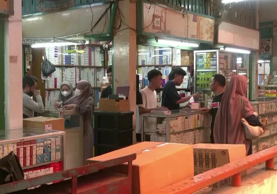 Indonésia suspende vendas de xaropes após morte de quase 100 crianças