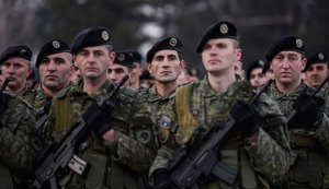 Kosovo anuncia criação de Exército e aumenta tensão com a Sérvia