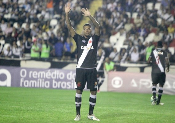 Vasco volta a ficar sem levar gol após oito jogos, e Milton vê méritos