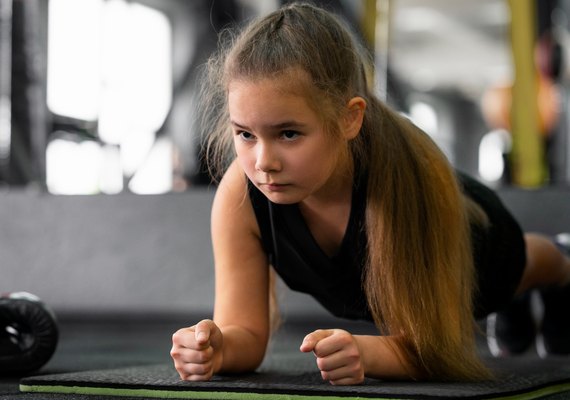 Crianças e adolescentes podem fazer musculação?