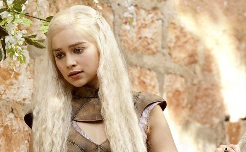 Fotos do set de Game of Thrones mostram suposto trono de Daenerys