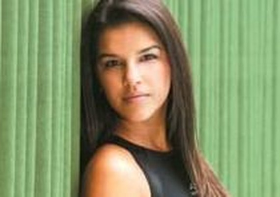 Mariana Rios irrita vizinhos com festas em seu apartamento