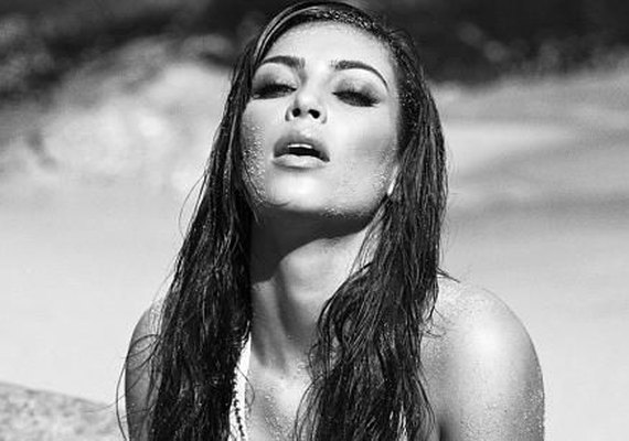 Cenas inéditas de sex tape de Kim Kardashian vazam na internet, diz jornal