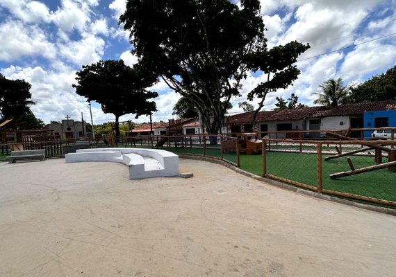 Obras de nova praça no Benedito Bentes estão 90% concluídas
