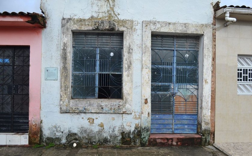 Casa de Aurélio está abandonada